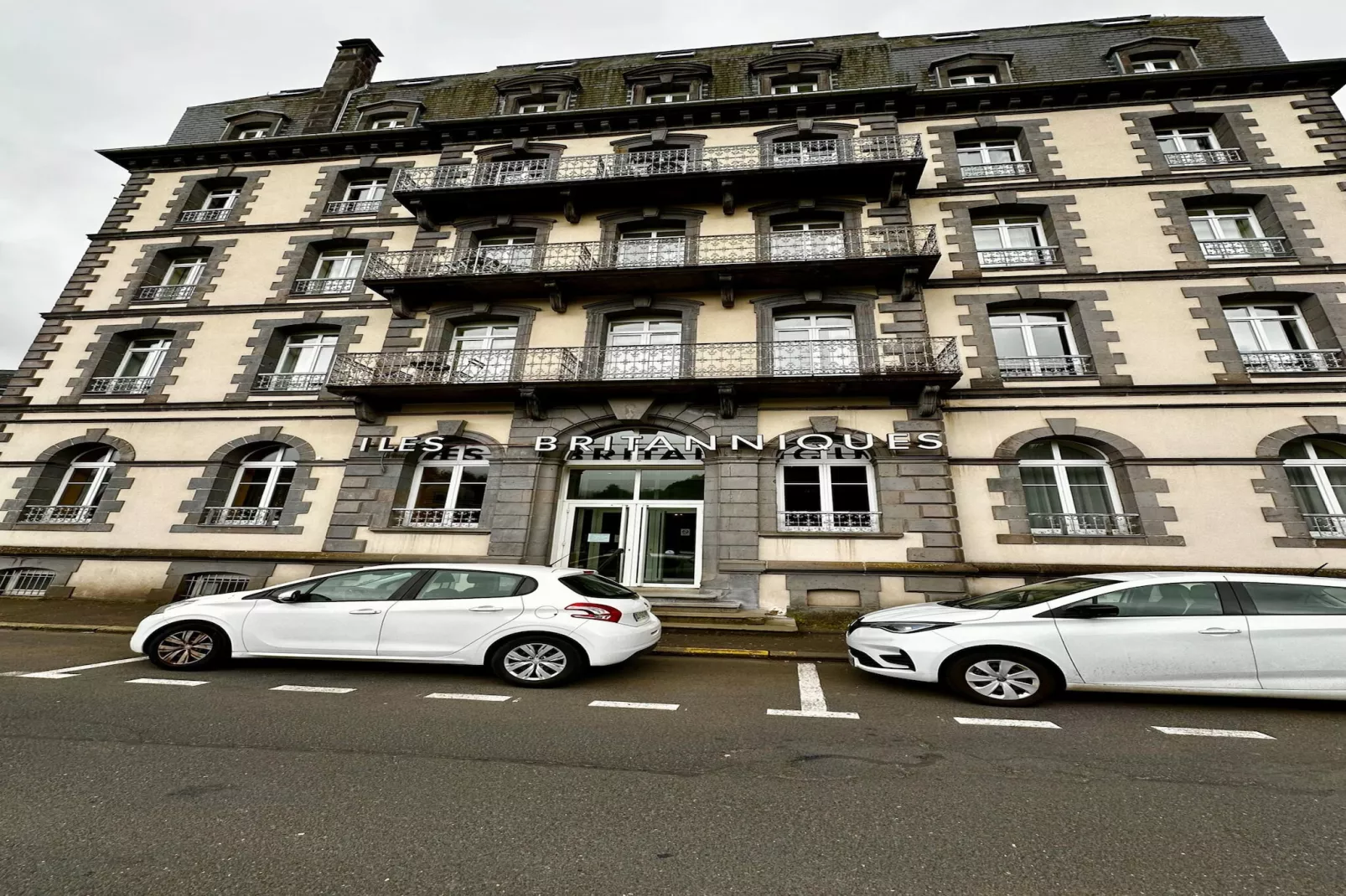 So' Amandine - La Bourboule-Buitenkant zomer