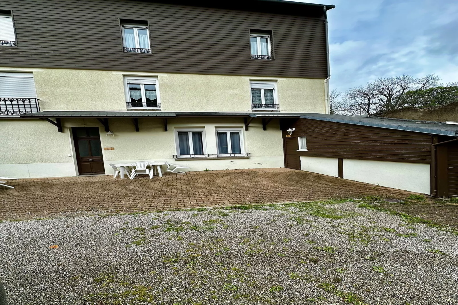 Le Buisson - 4pers Mont Dore Centre - Buitenkant zomer