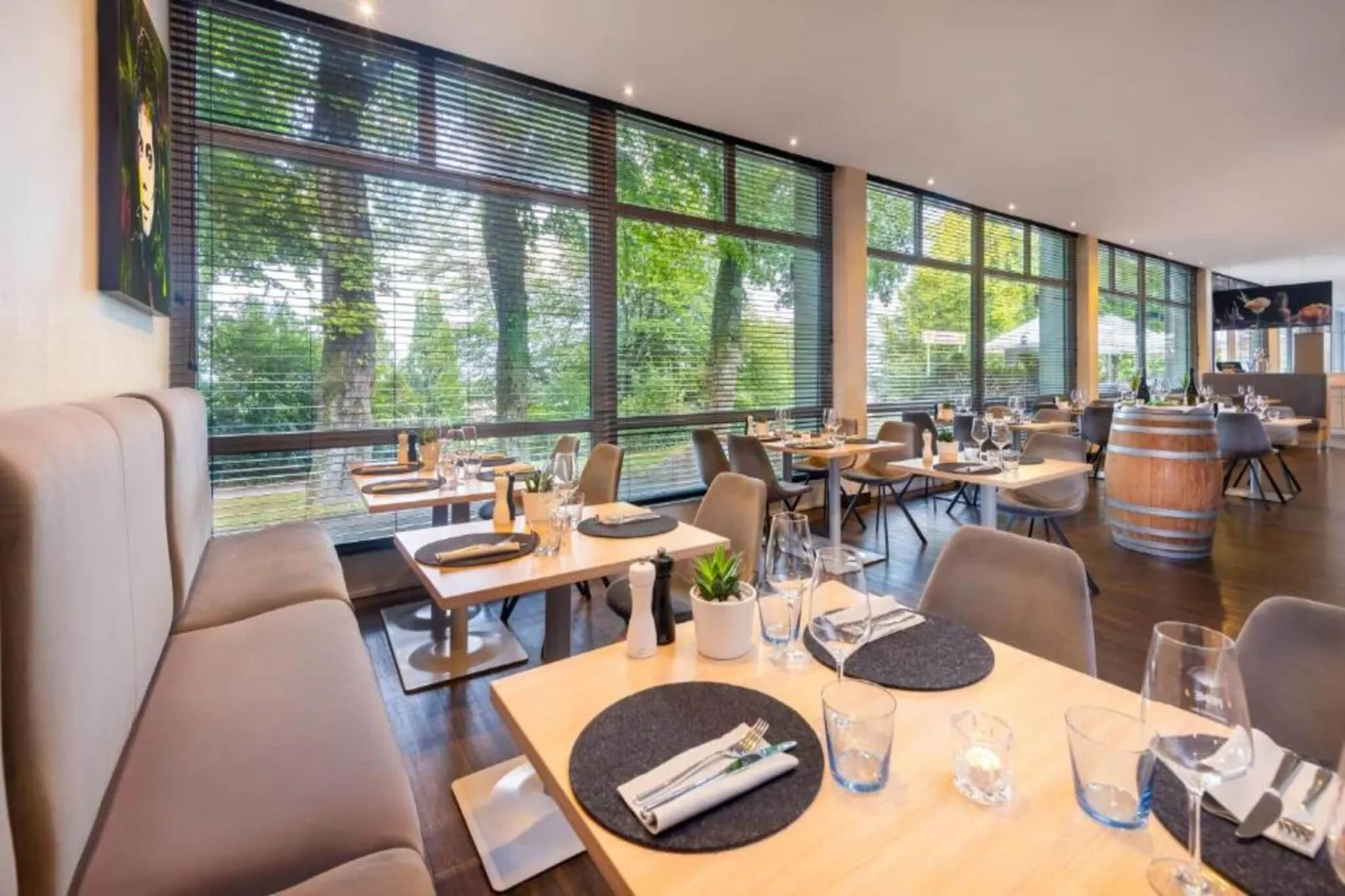 Mercure Hotel - Standard Twin Room - Eetkamer