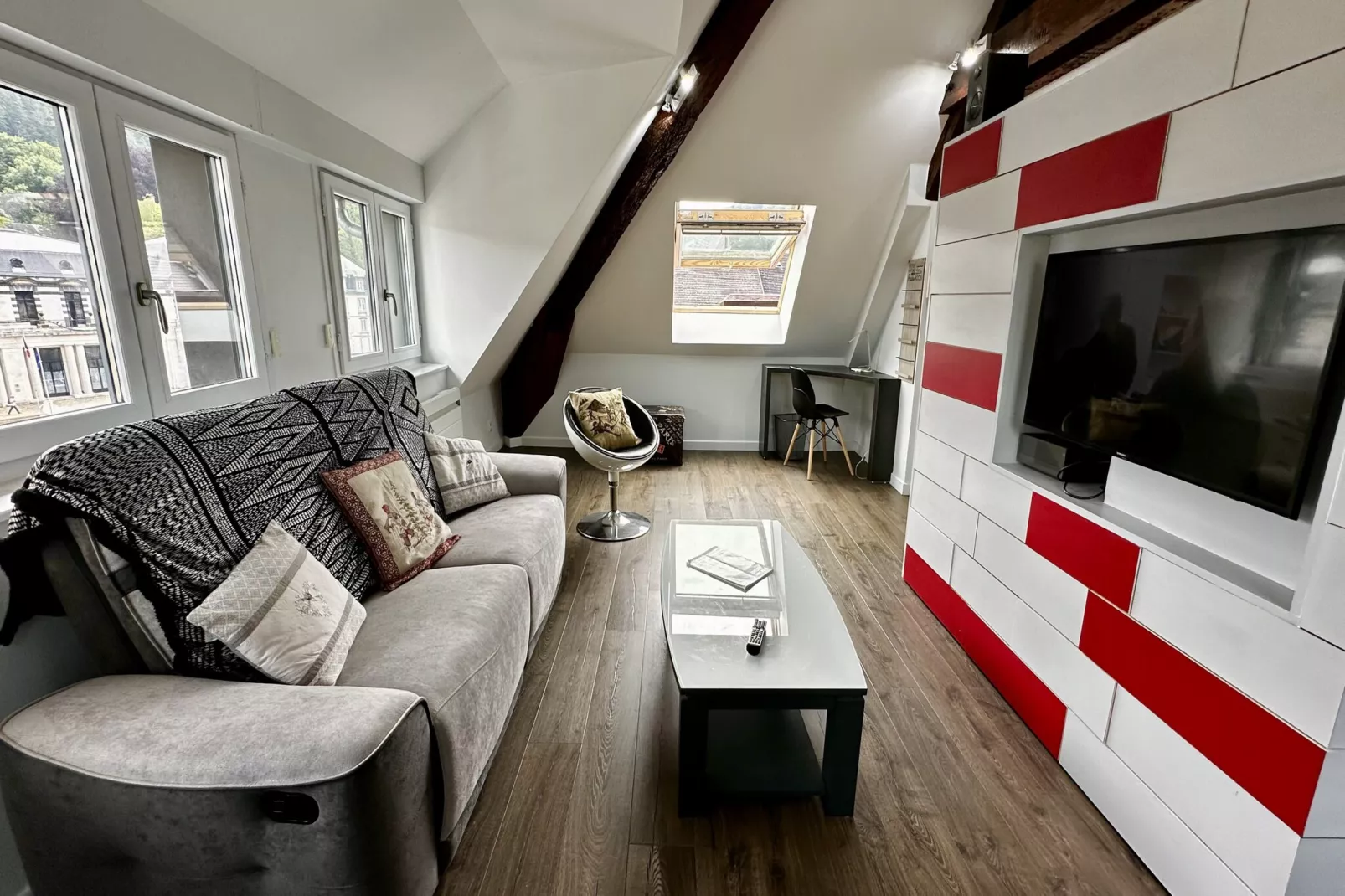 Les Etrangers 402 - La Bourboule-Woonkamer