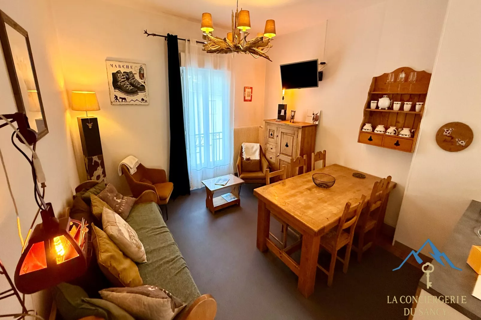Le Ferrandaise -Le Mont Dore 6 pers - Eetkamer
