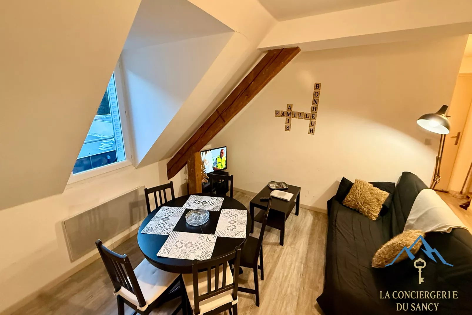 Le Bordeaux 15 Le Mont Dore 4/6personnes-Eetkamer