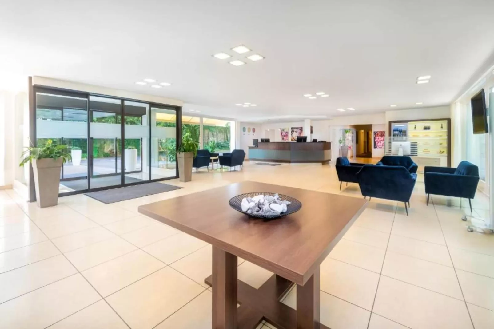 Mercure Hotel - Standard Double Room with Sofa Bed - Hal-ontvangst