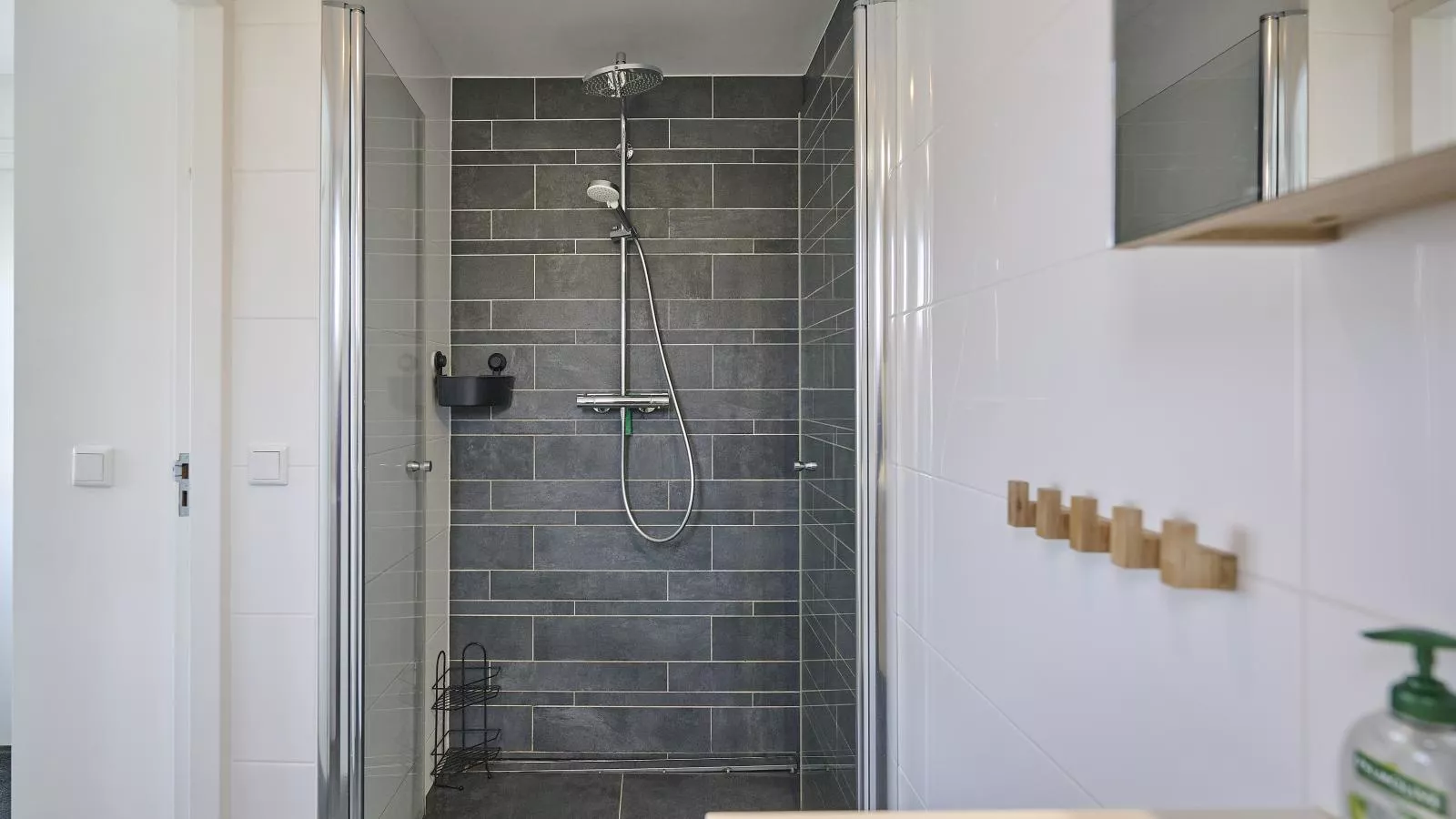 De Zomerbij - Badkamer