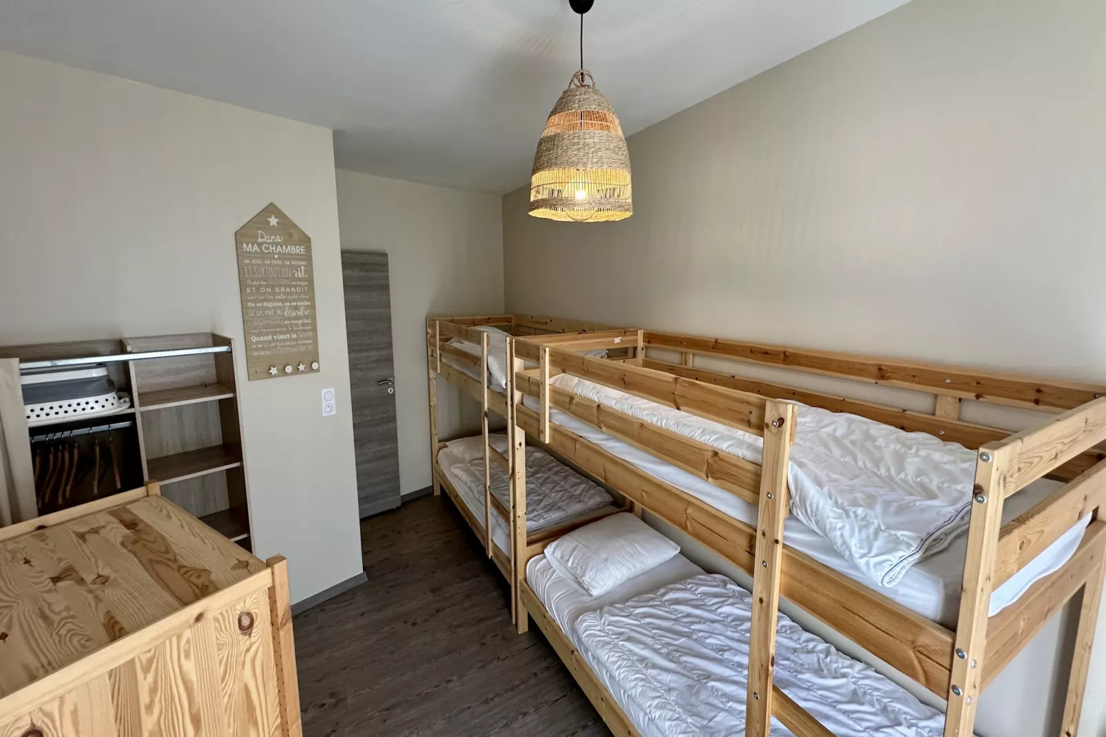 Au Cœur du Mont Dore : 6 personnes-Slaapkamer