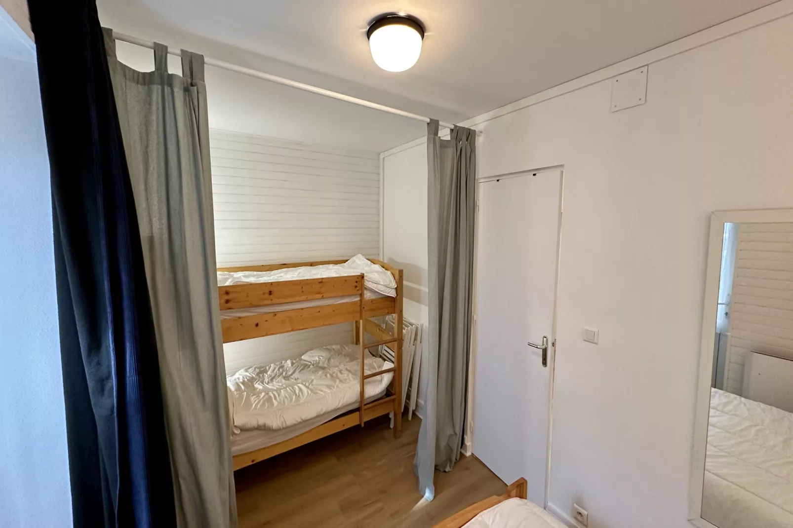 Le T2 Montlosier Le Mont Dore 4 pers-Slaapkamer