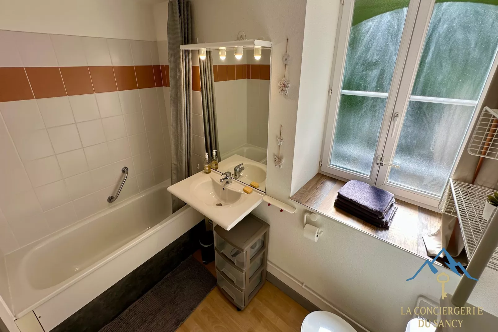 La Rive Gambetta La Bourboule 4 pers-Badkamer