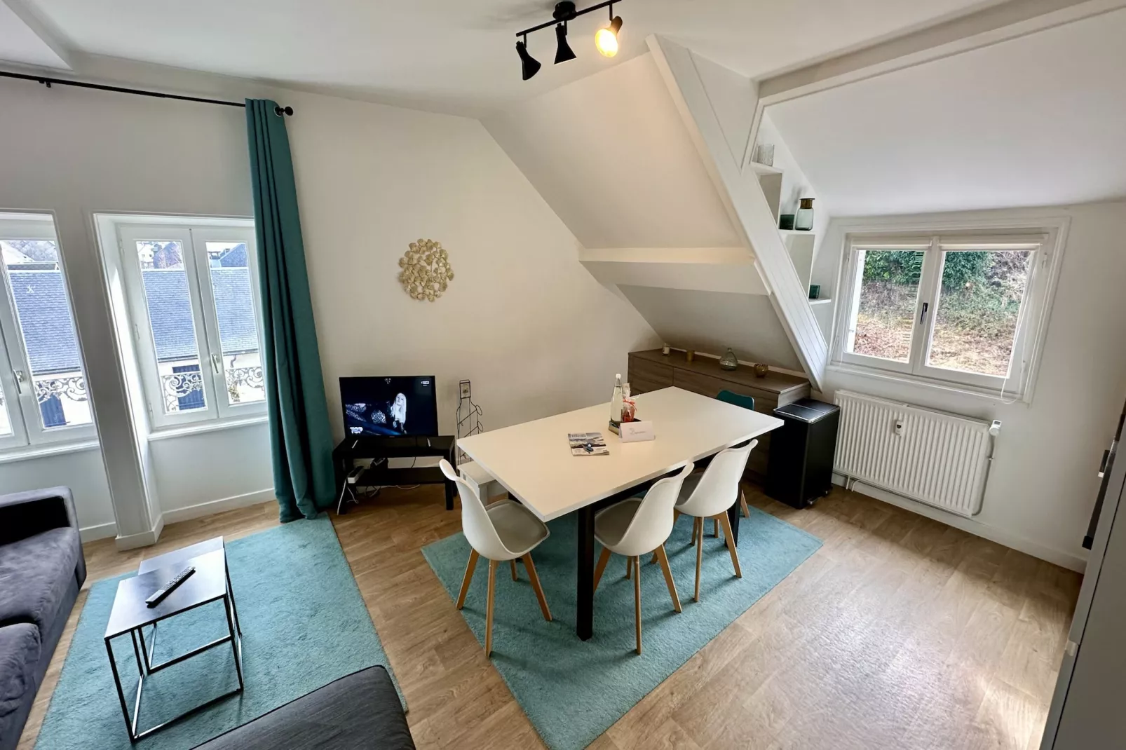 Villa Pax 4 - La Bourboule 6pers-Eetkamer