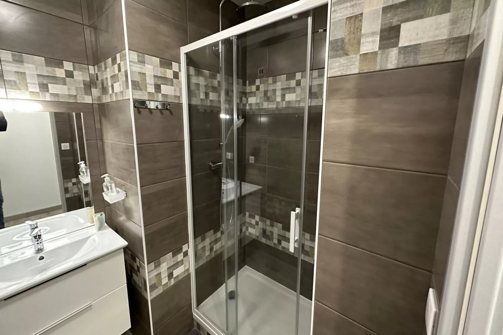 Ruche 5 - Le Mont Dore 7 pers - Badkamer