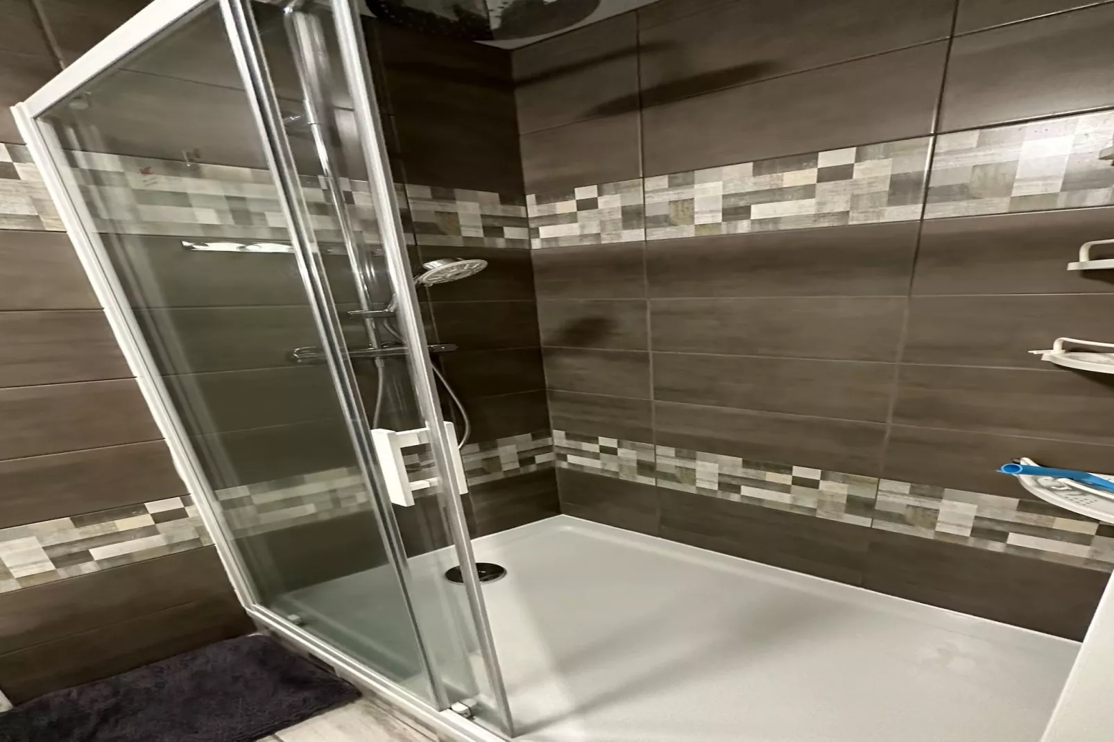 Ruche 5 - Le Mont Dore 7 pers - Badkamer