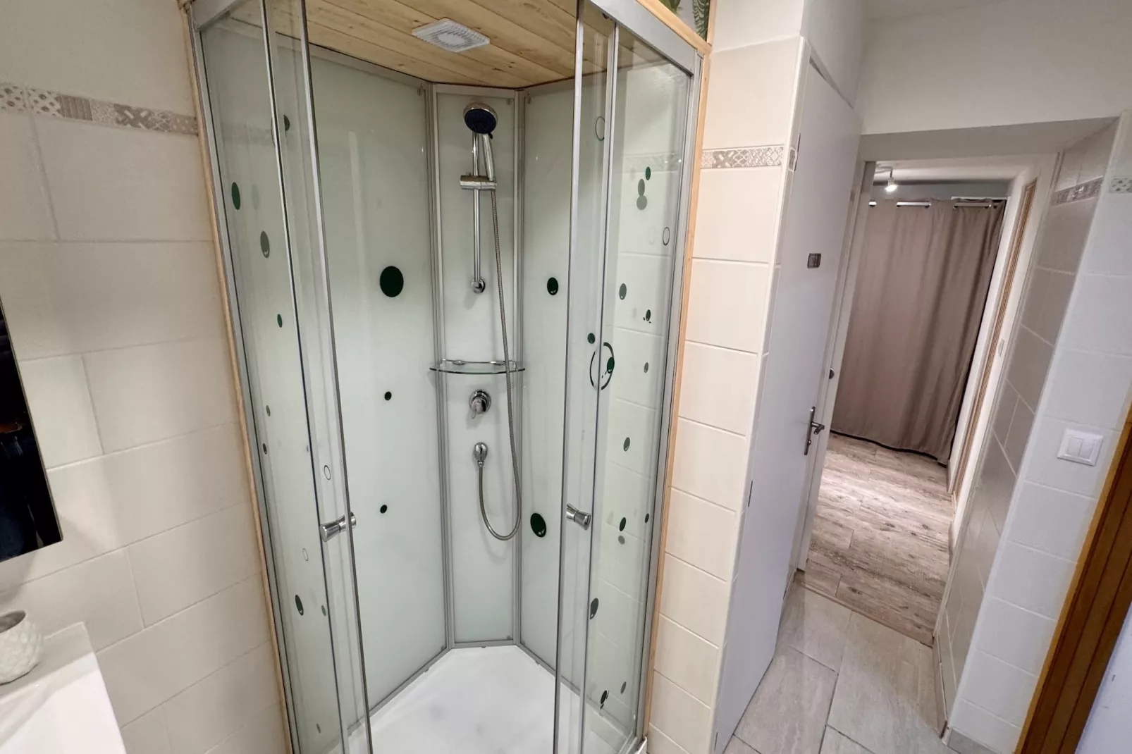 Le Jasmin 3pers Le Mont Dore - Badkamer