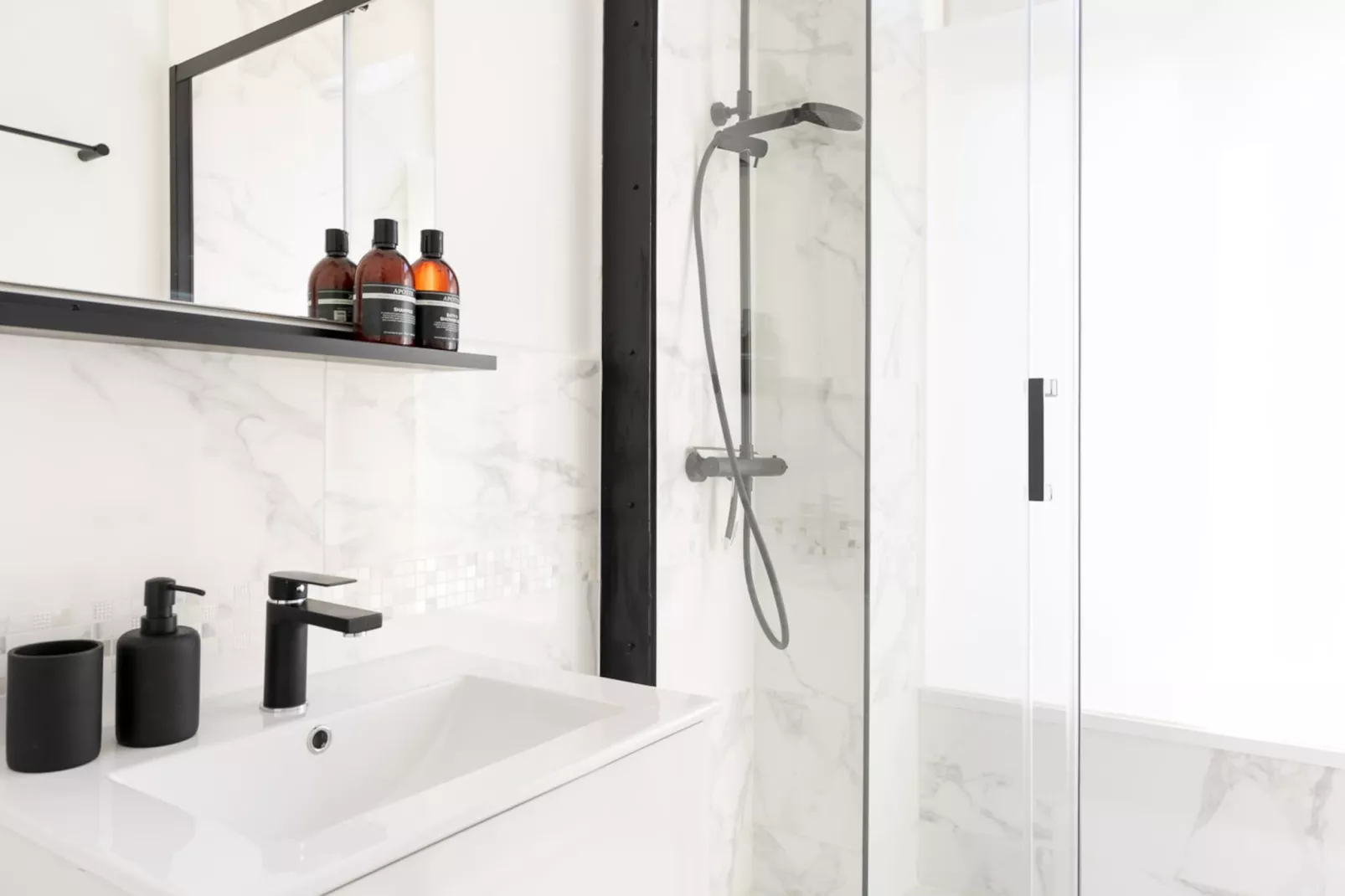 Villa Pax 3 - La Bourboule 6pers-Badkamer