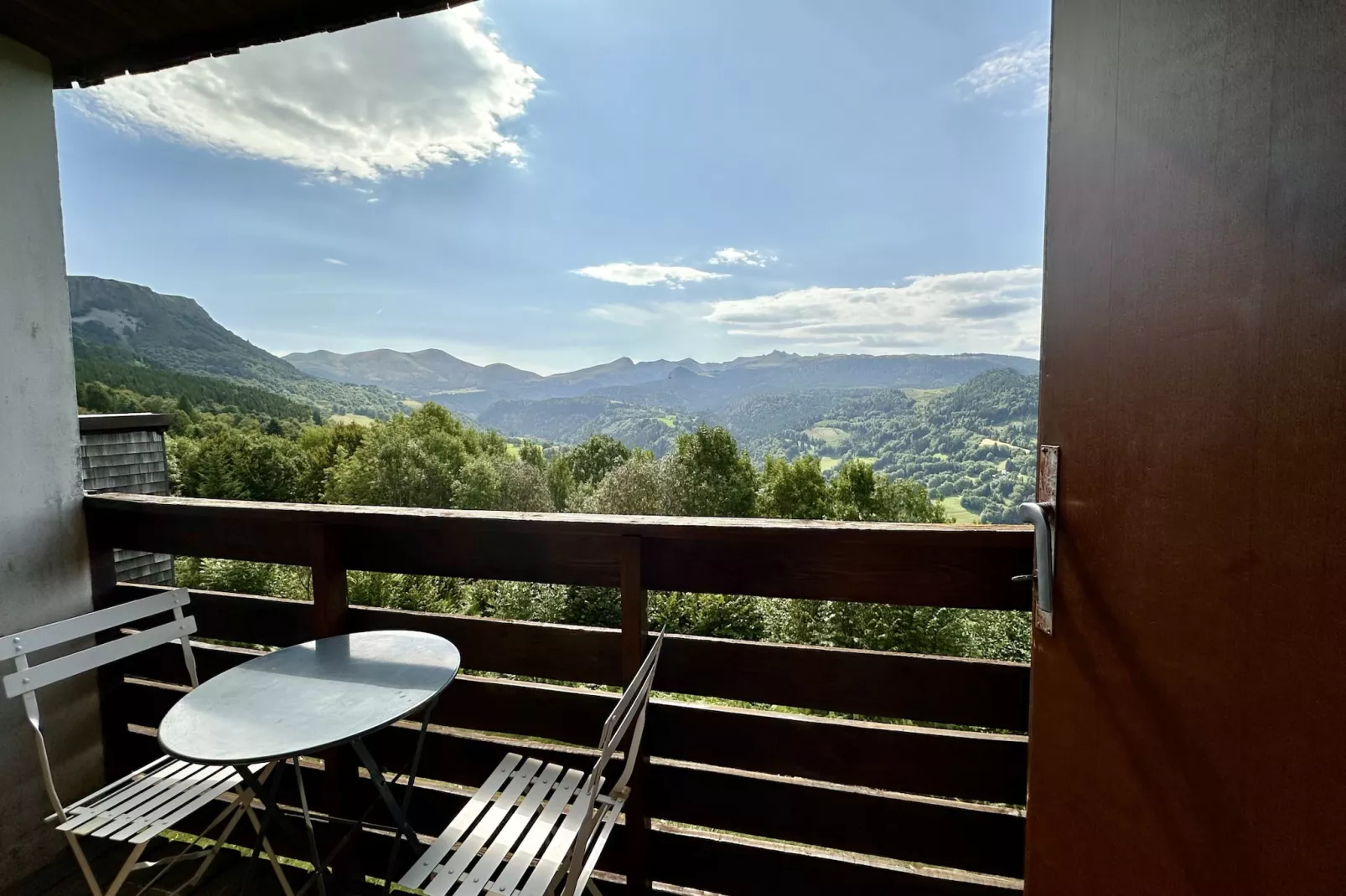 Le Joy - 10min des pistes - 5 pers - Terrasbalkon