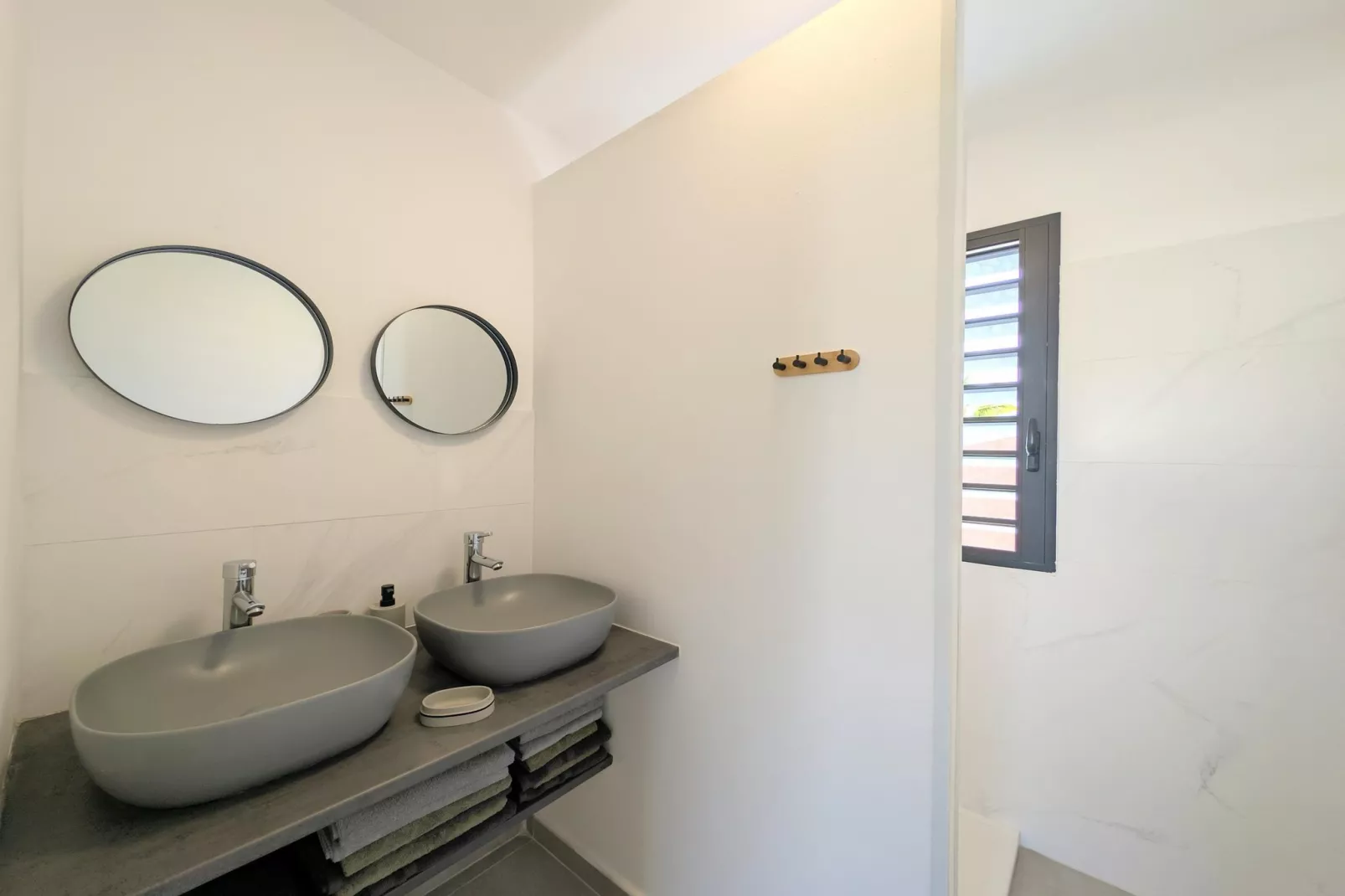 Villa Néréa-Badkamer