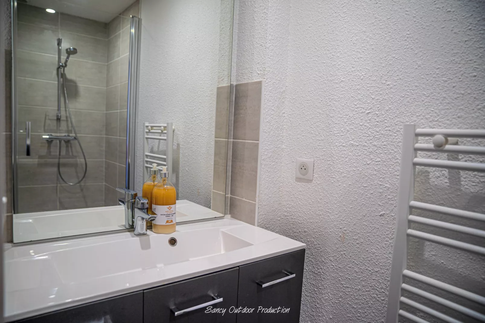 Villa Les Dahlias - Le Mont Dore 14pers - Badkamer