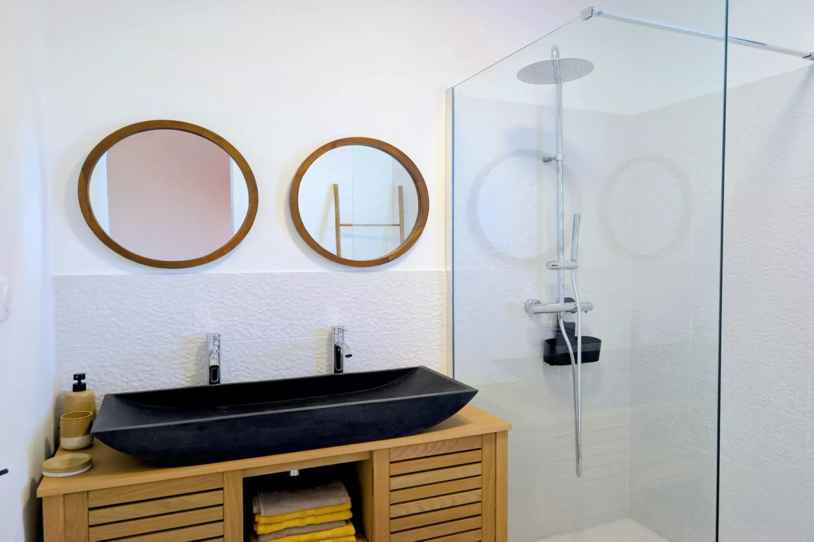 Villa Néréa-Badkamer