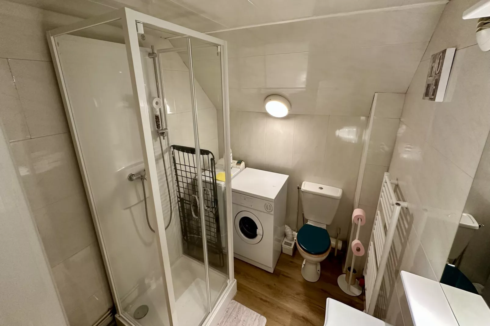Le MB 9 Le Mont Dore 8pers - Badkamer