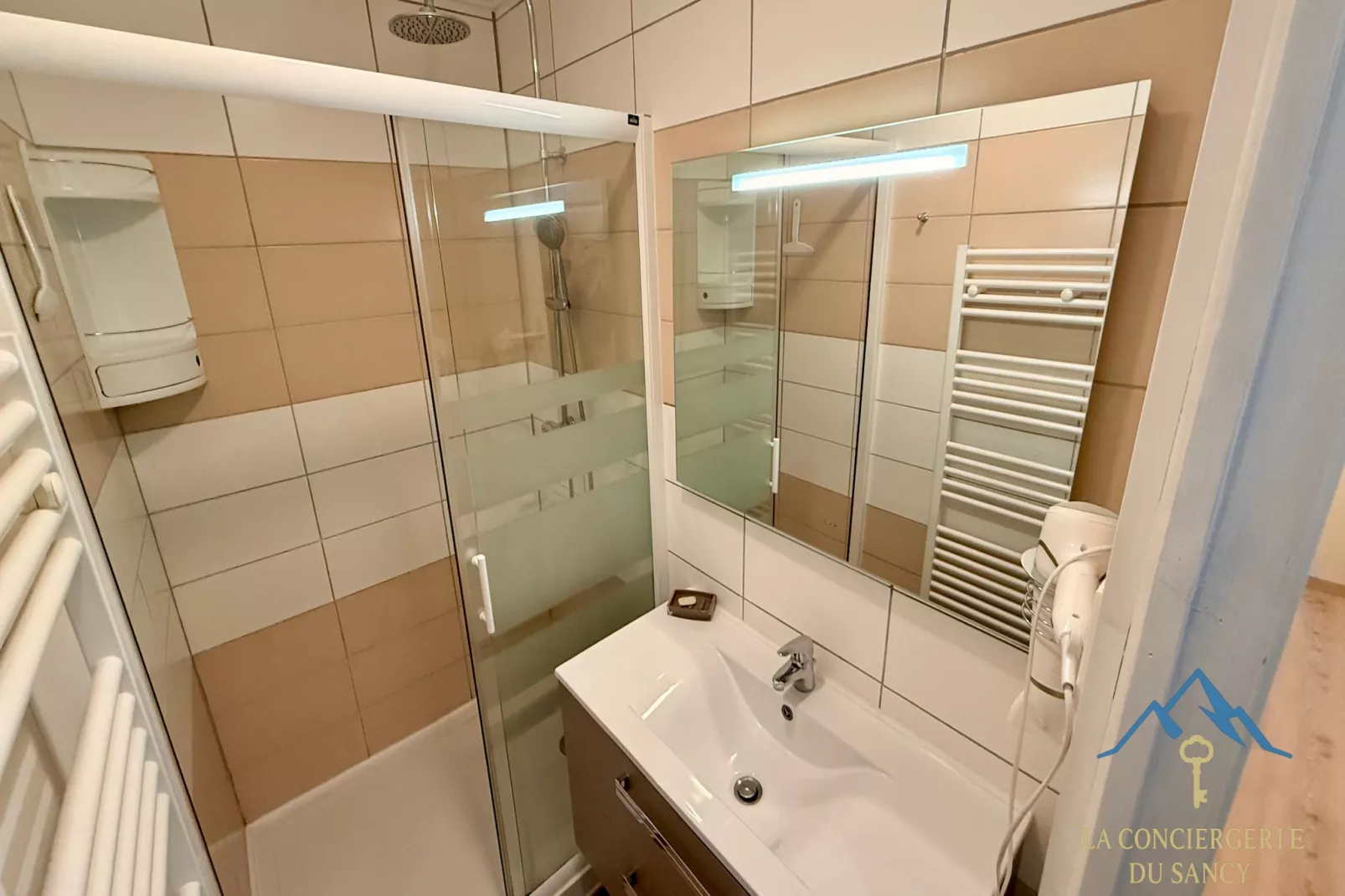 Le Capucine 4 Le Mont Dore 4/6 pers - Badkamer