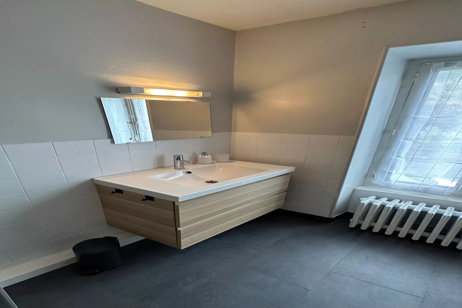 Villa Stella - La Bourboule 8pers - Badkamer