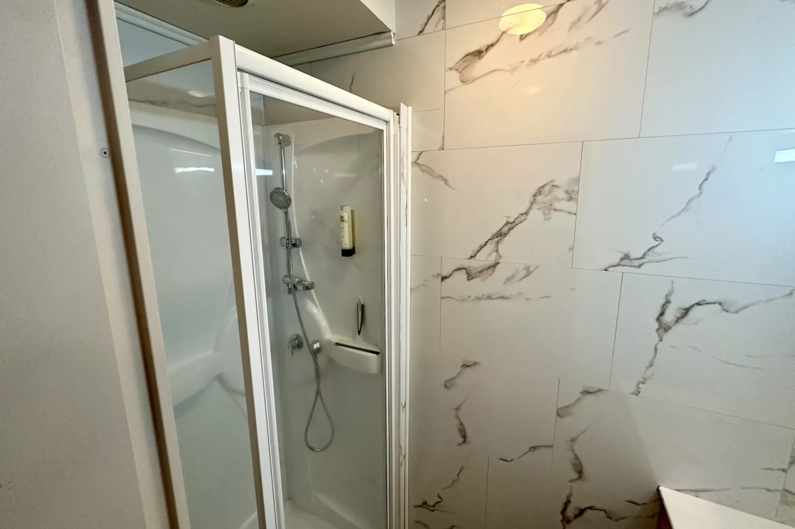 Les Oréades Le Mont Dore-Badkamer