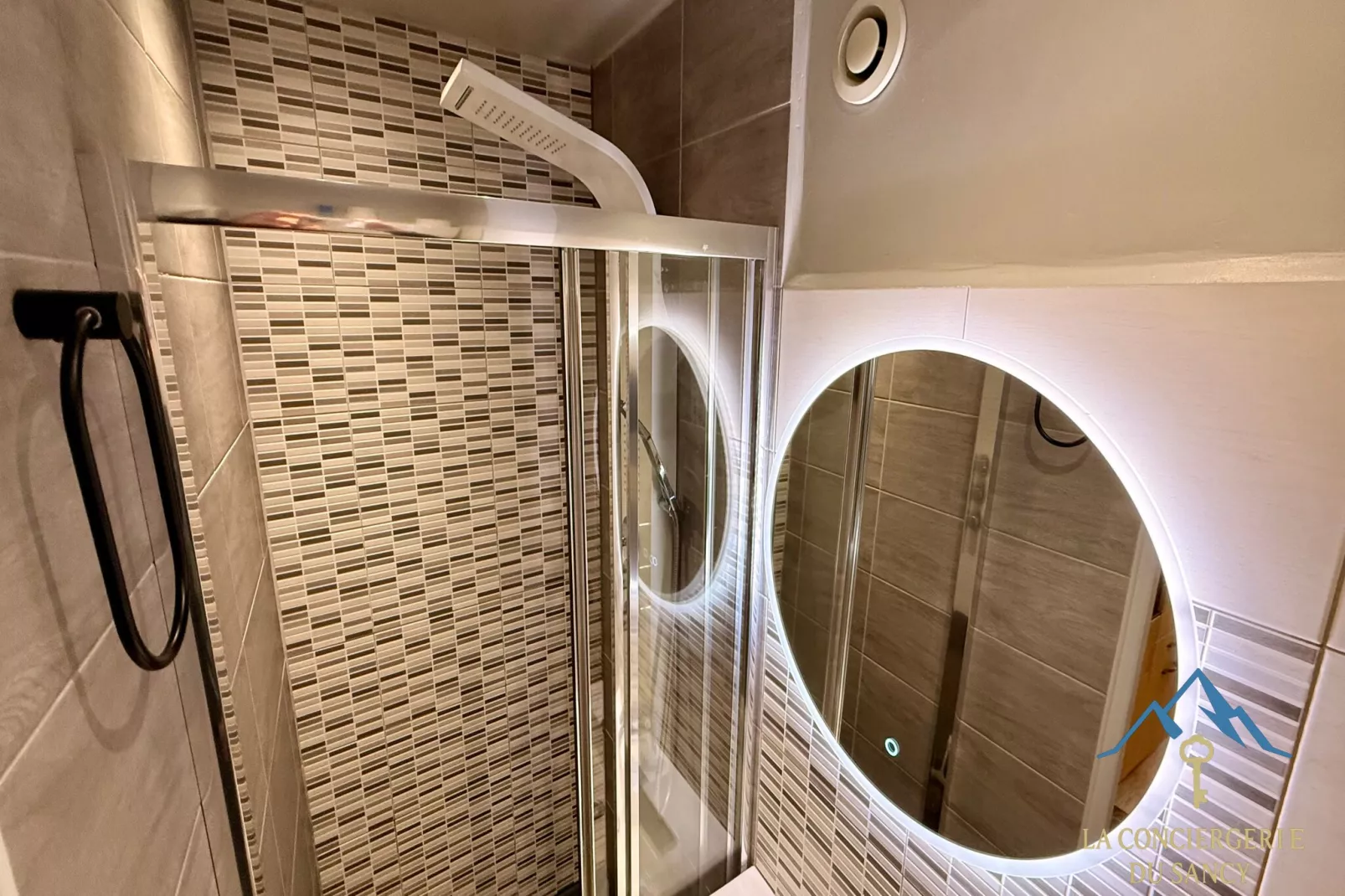 Les Soldanelles Le Mont Dore 12 pers - Badkamer