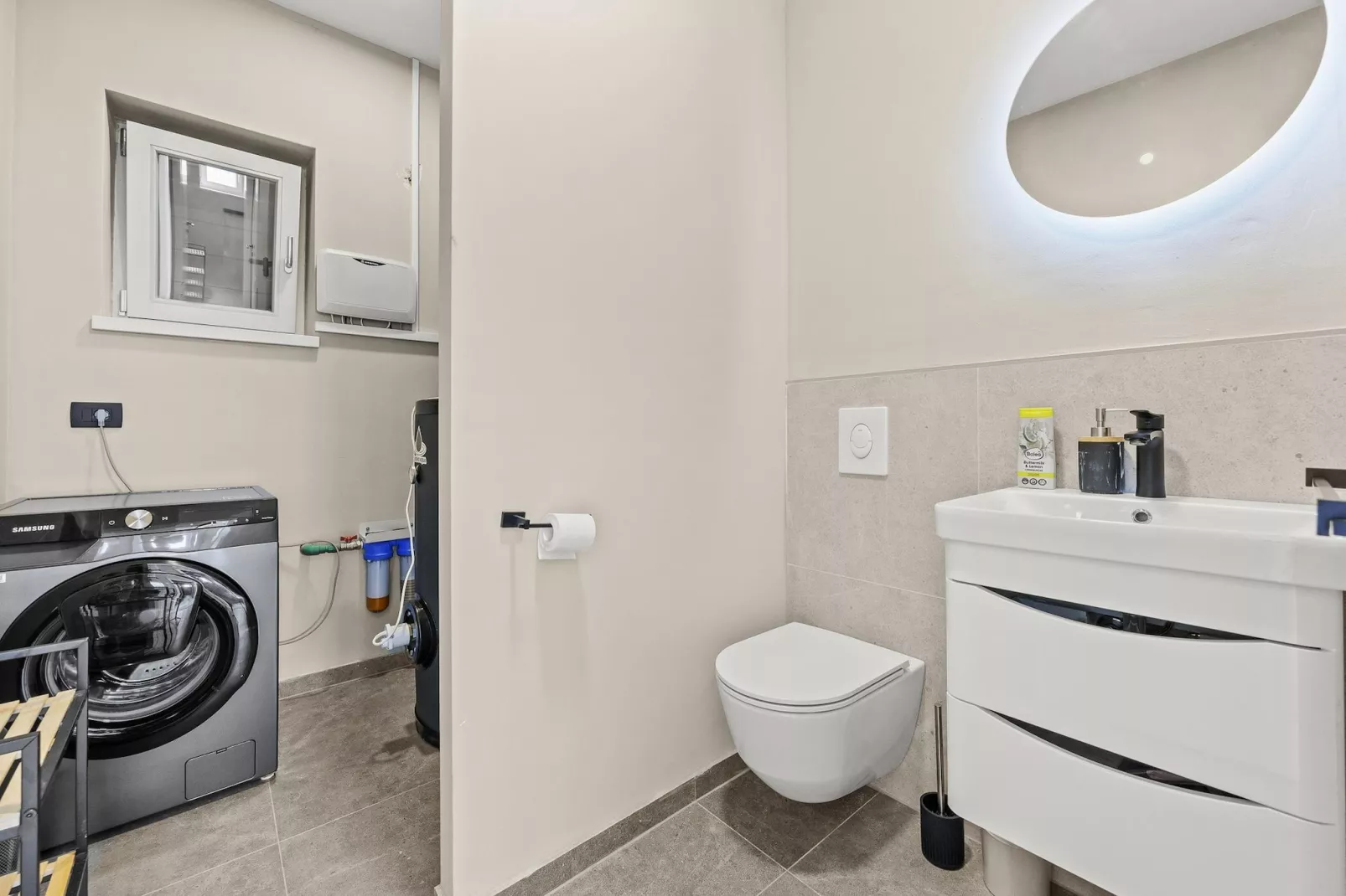 Villa Lunistra-Badkamer