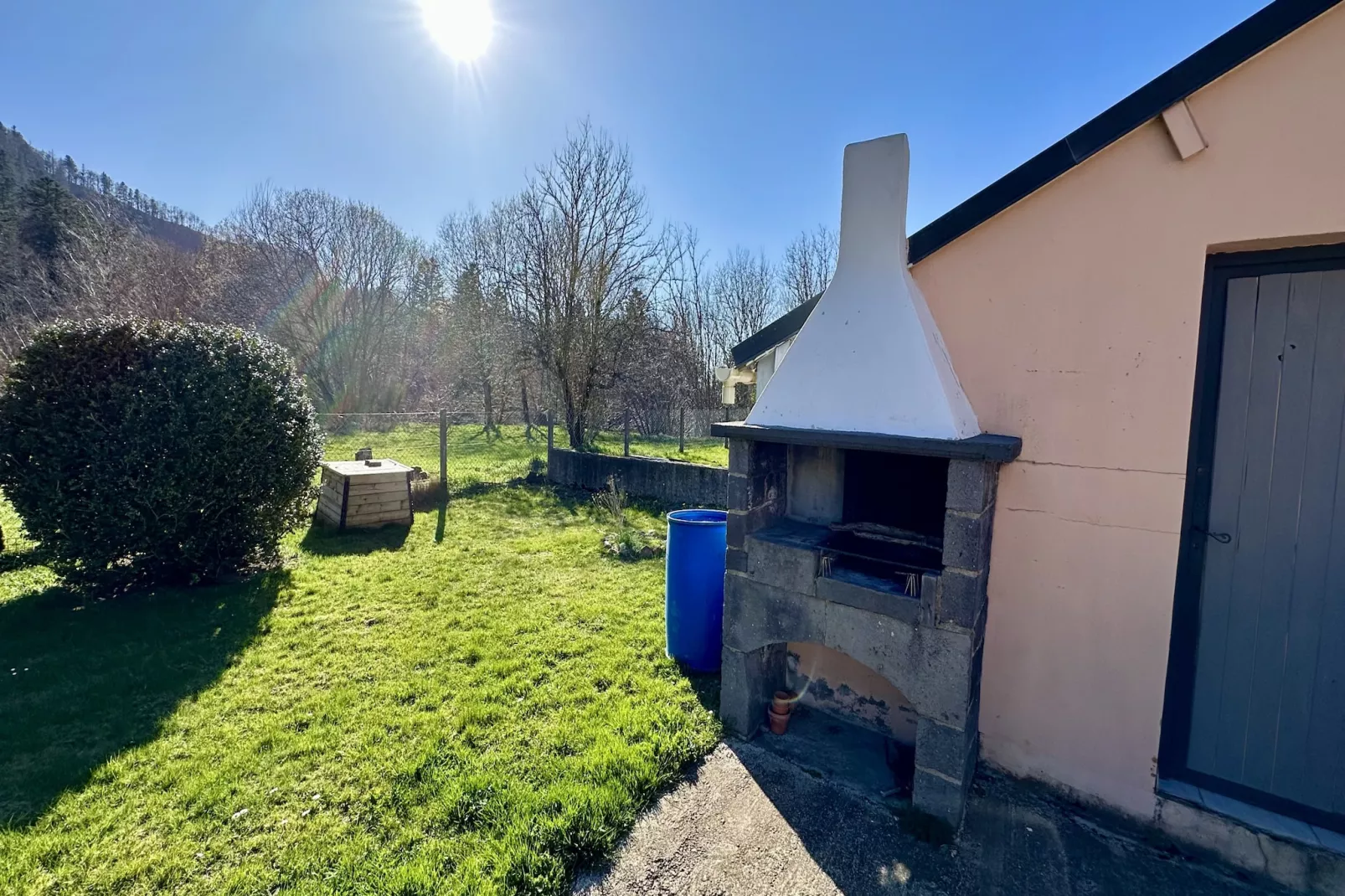 L'école du Hameau - Mont Dore 9 pers - Tuinen zomer