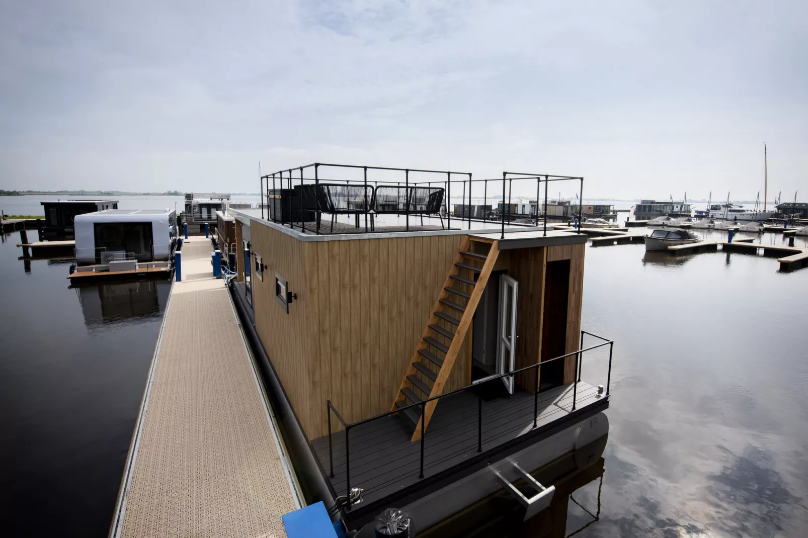 RiggelBrug Sneekermeer-Buitenkant zomer