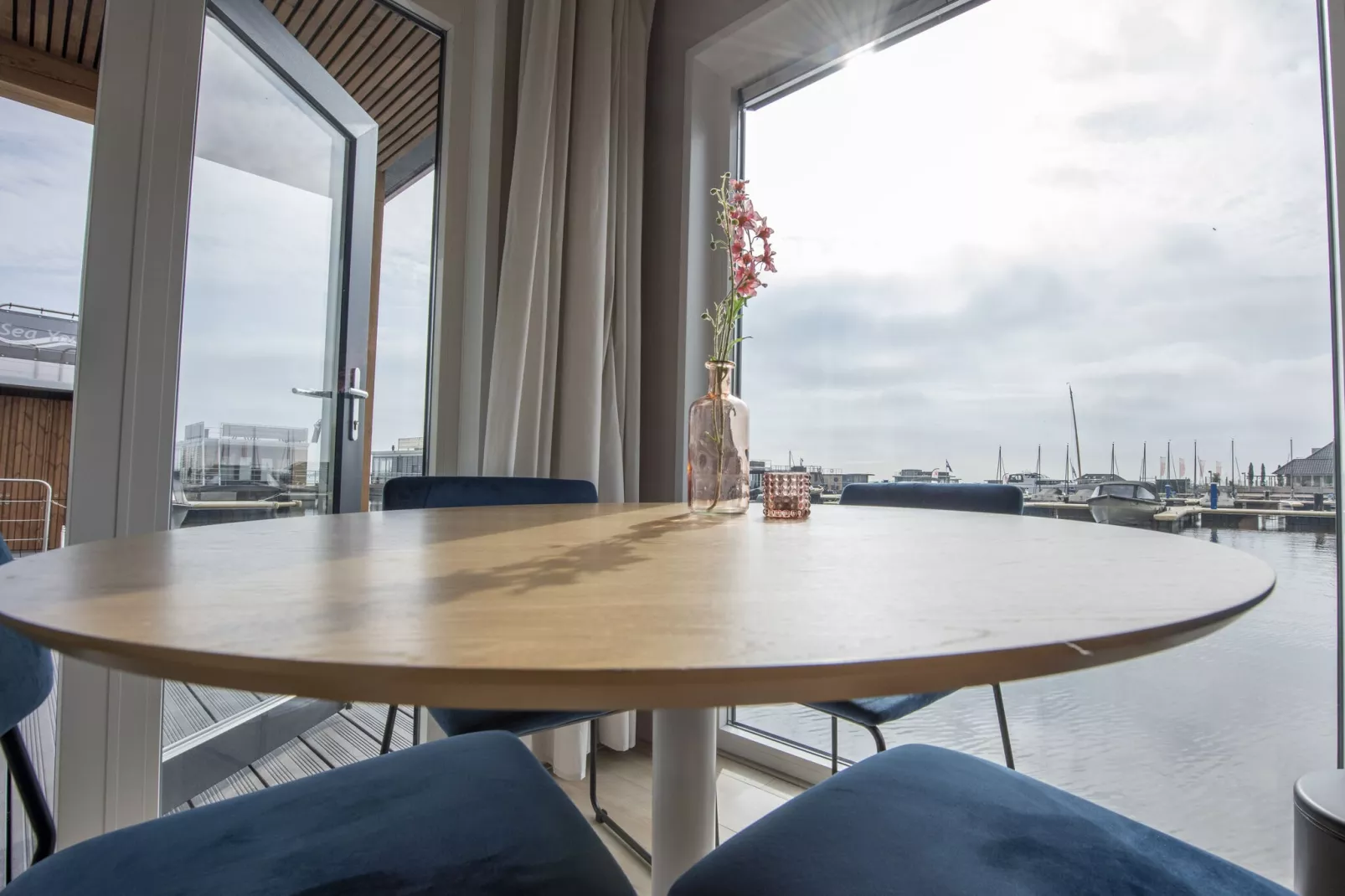 RiggelBrug Sneekermeer-Woonkamer