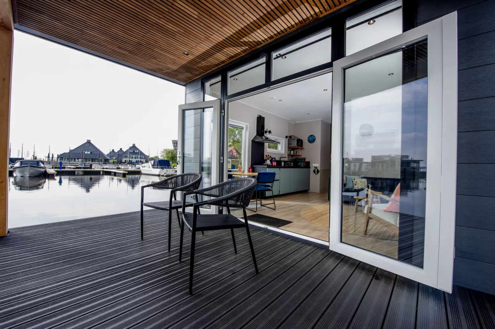 RiggelBrug Sneekermeer-Terrasbalkon