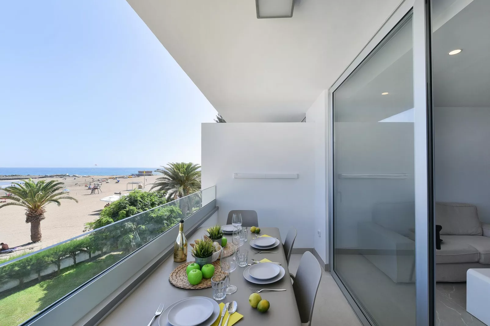 NASAS 12										-Terrasbalkon