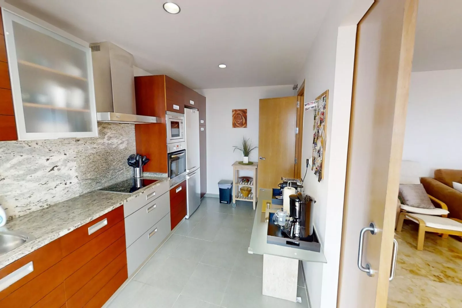 Apartment with Sea Views and Sunlit Terraces - Keuken