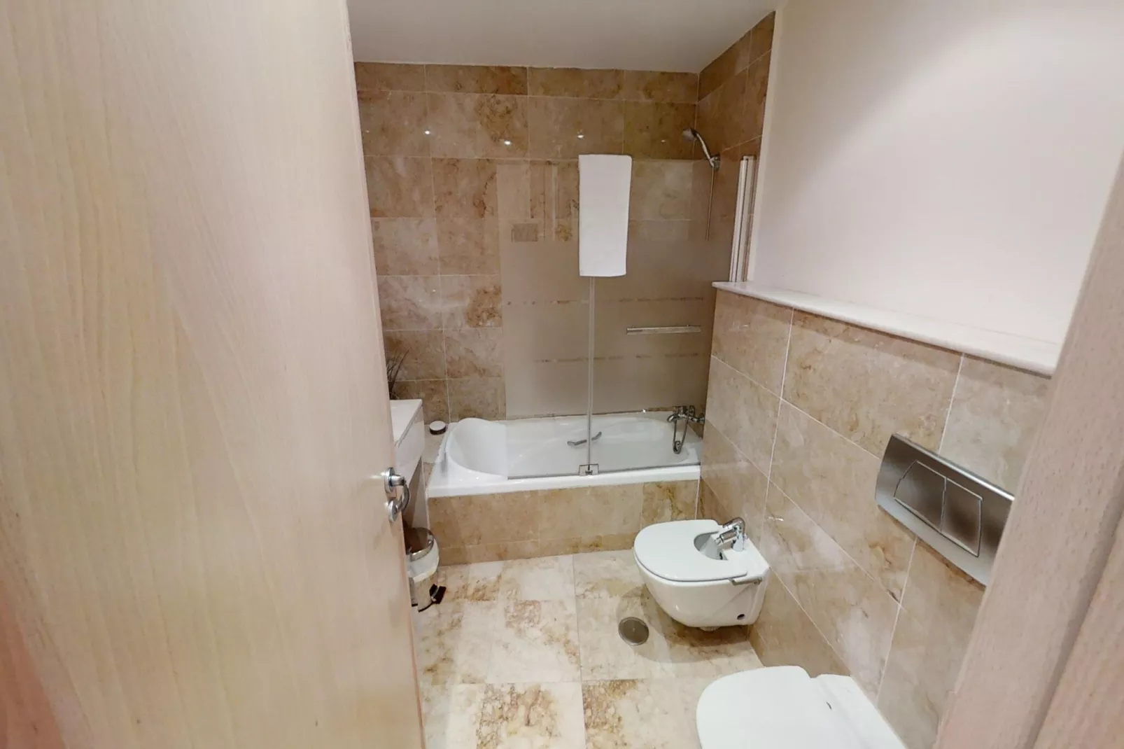 Apartment with Sea Views and Sunlit Terraces - Badkamer