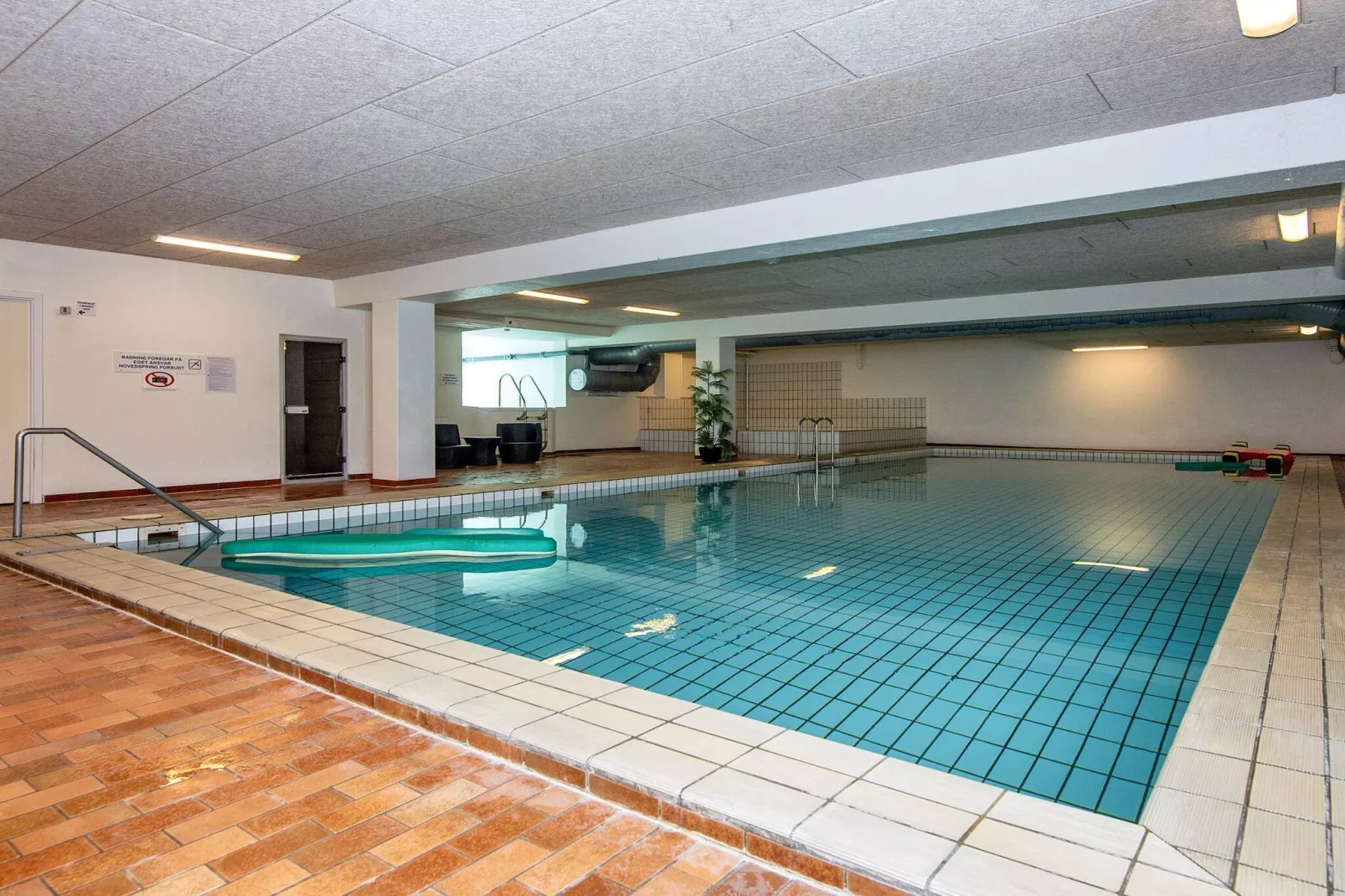 2 room,ground floor or 1. - Zwembad