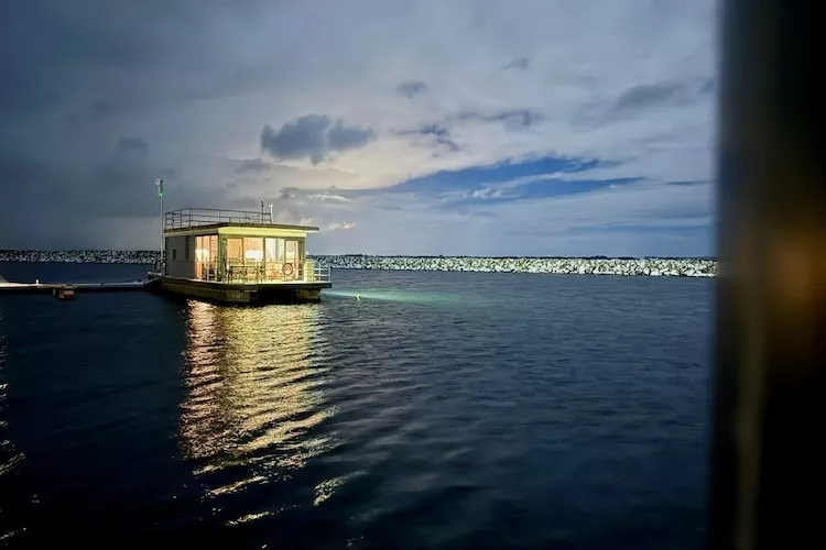 Hausboot Family & Friends mit Hund LP 8 / 1-2 Personen-Buitenkant zomer