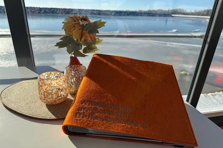 Hausboot Family & Friends mit Hund LP 8 / 4 Personen - Sfeer