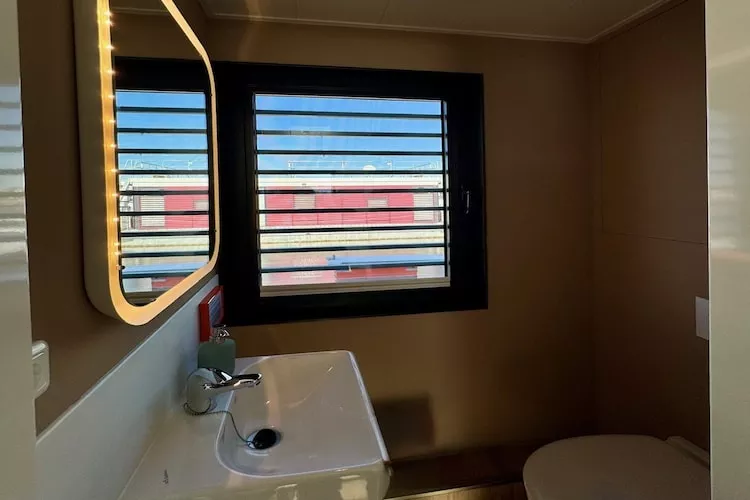 Hausboot Family & Friends mit Hund LP 8 / 3 Personen-Badkamer