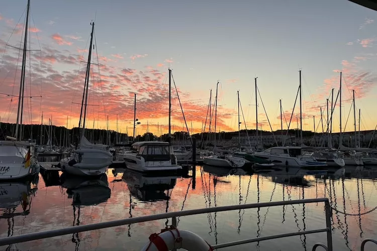 Hausboot Family & Friends mit Hund LP 8 / 4 Personen - Uitzicht zomer