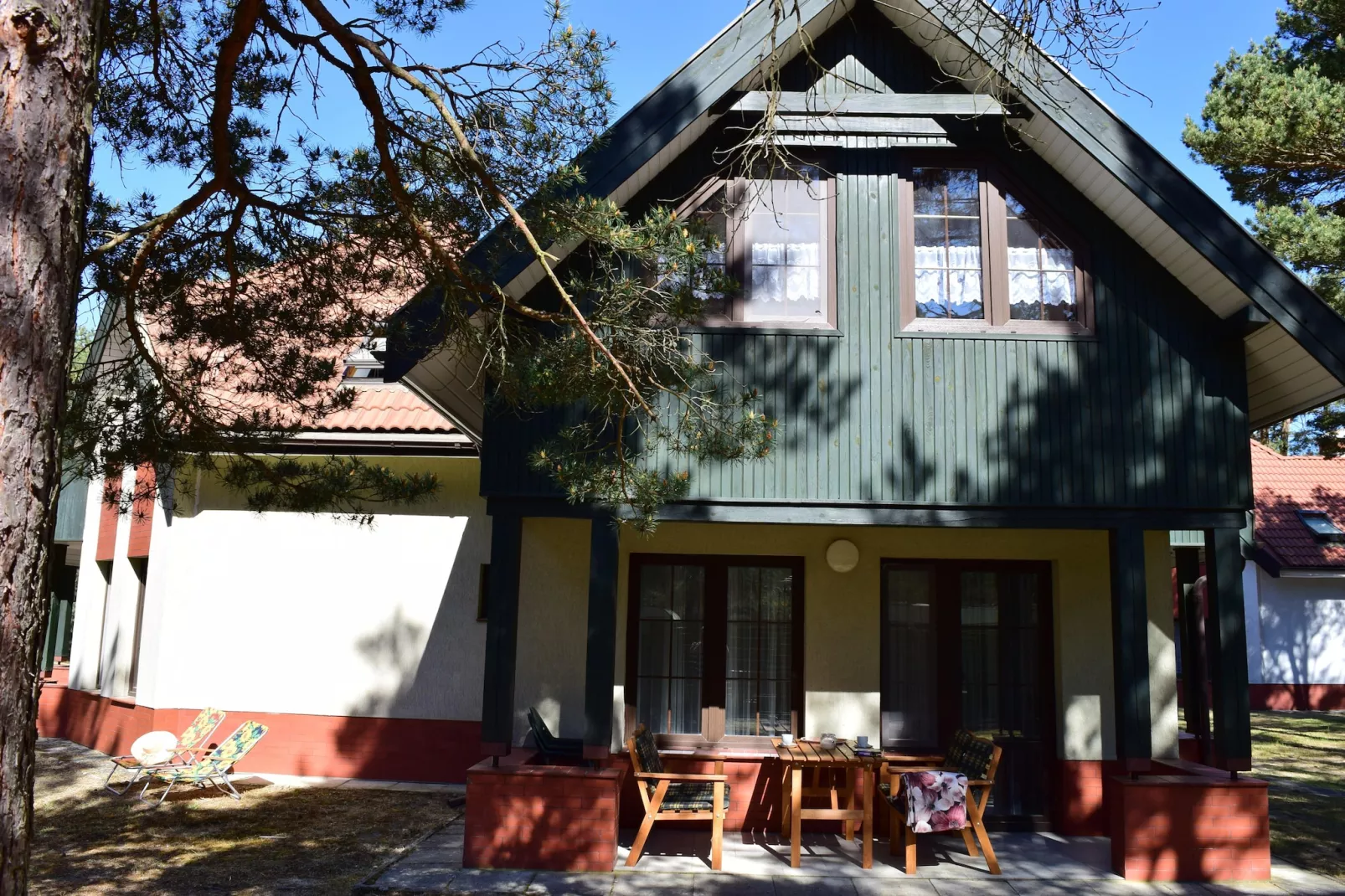 Piętrzowe domy wakacyjne w Rowach dla max 6 osób-Buitenkant zomer