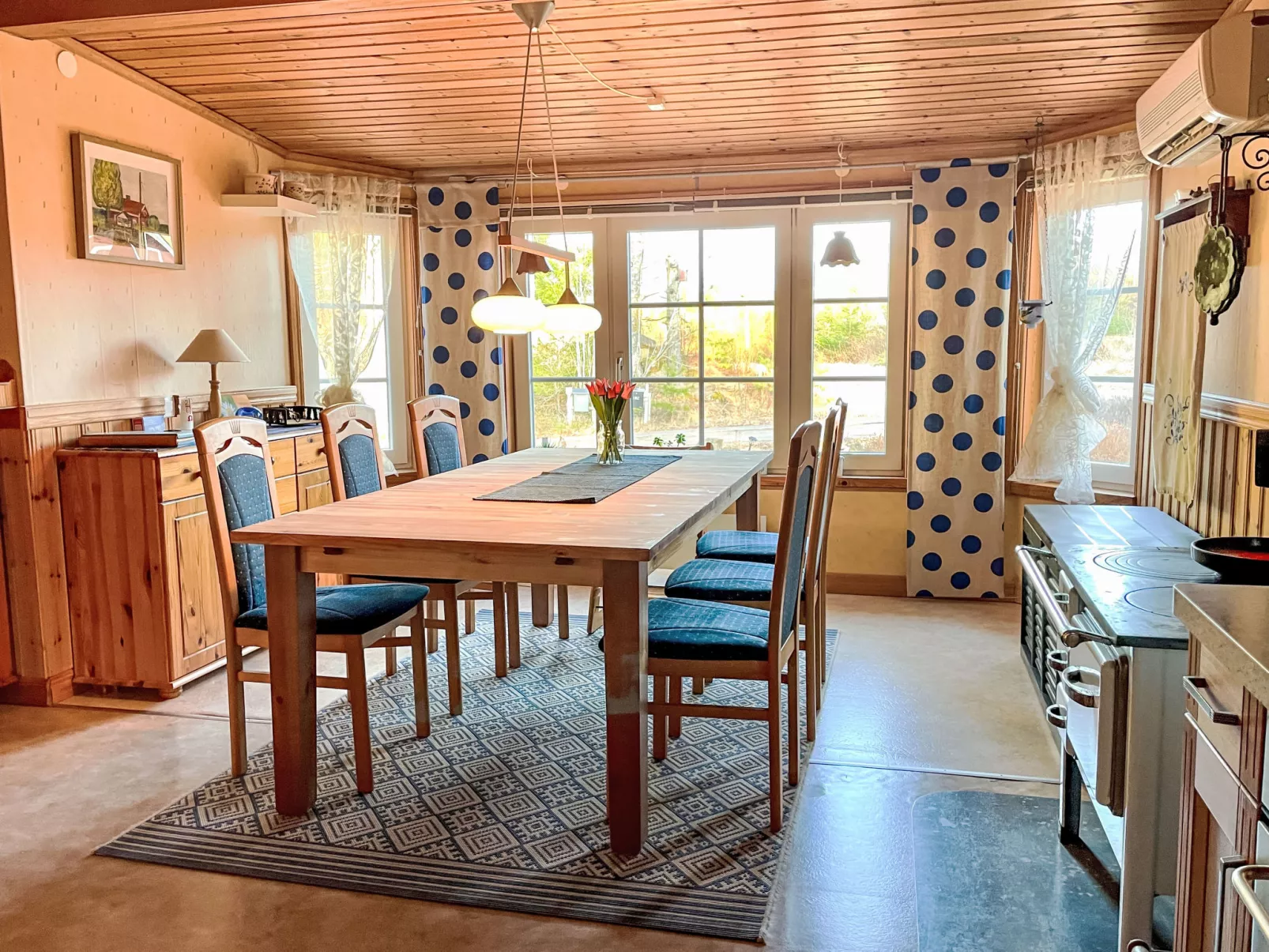 Idyllisch gelegenes, ebenerdiges Haus mit Terrasse - Binnen