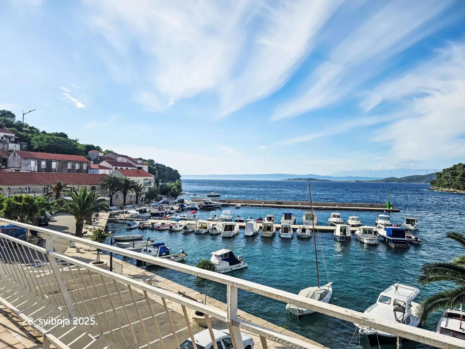 "Antun" am Strand - Buiten