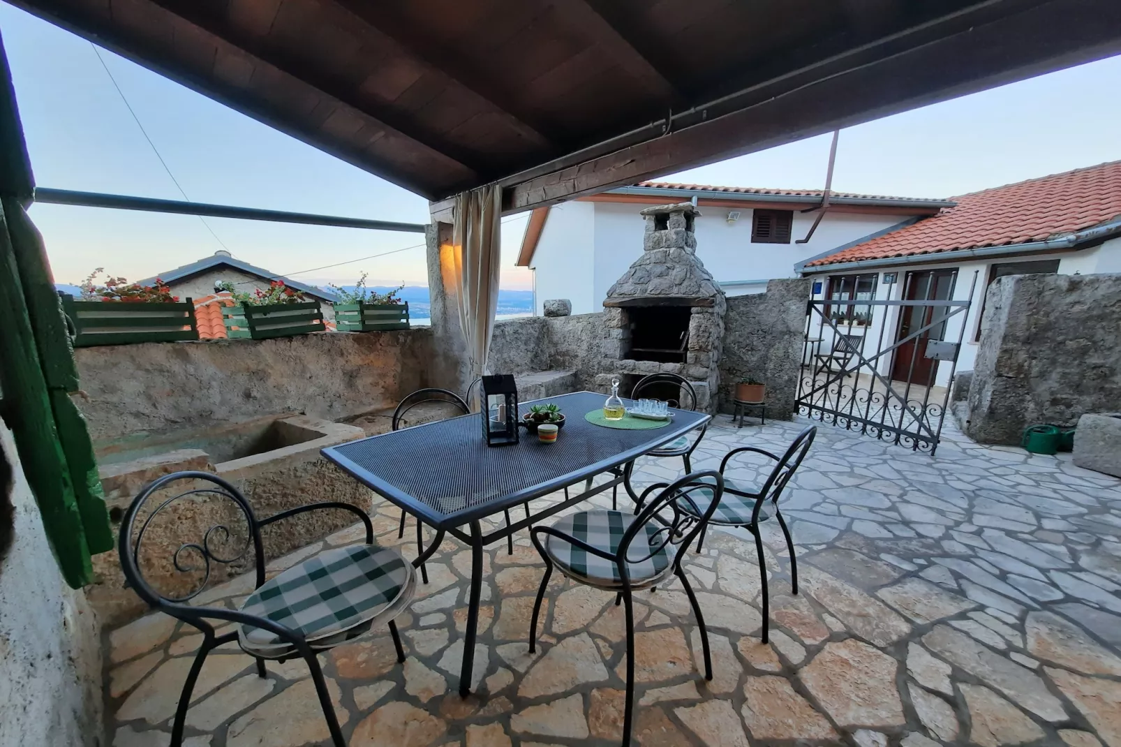 Holiday home Mikleus in Lovrec - Dobrec - ca 113 qm für 4 Erw 2 Kinder max 11 J - Buitenlucht