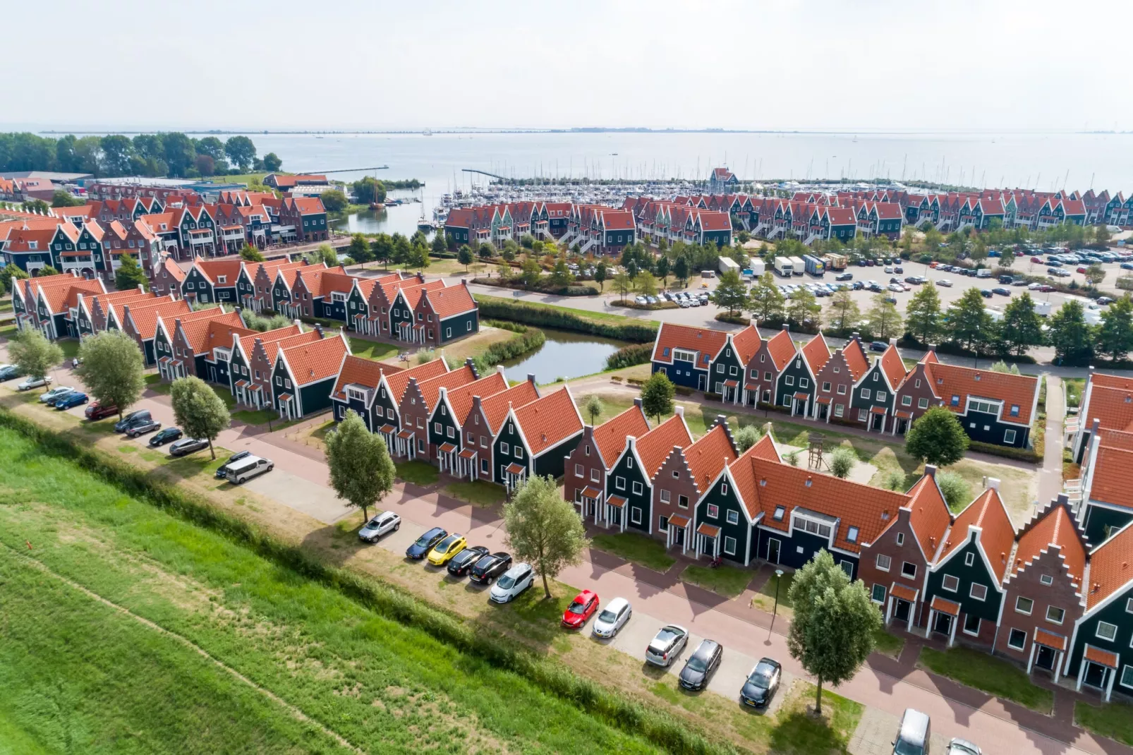 Marinapark Volendam 3-Buitenkant zomer