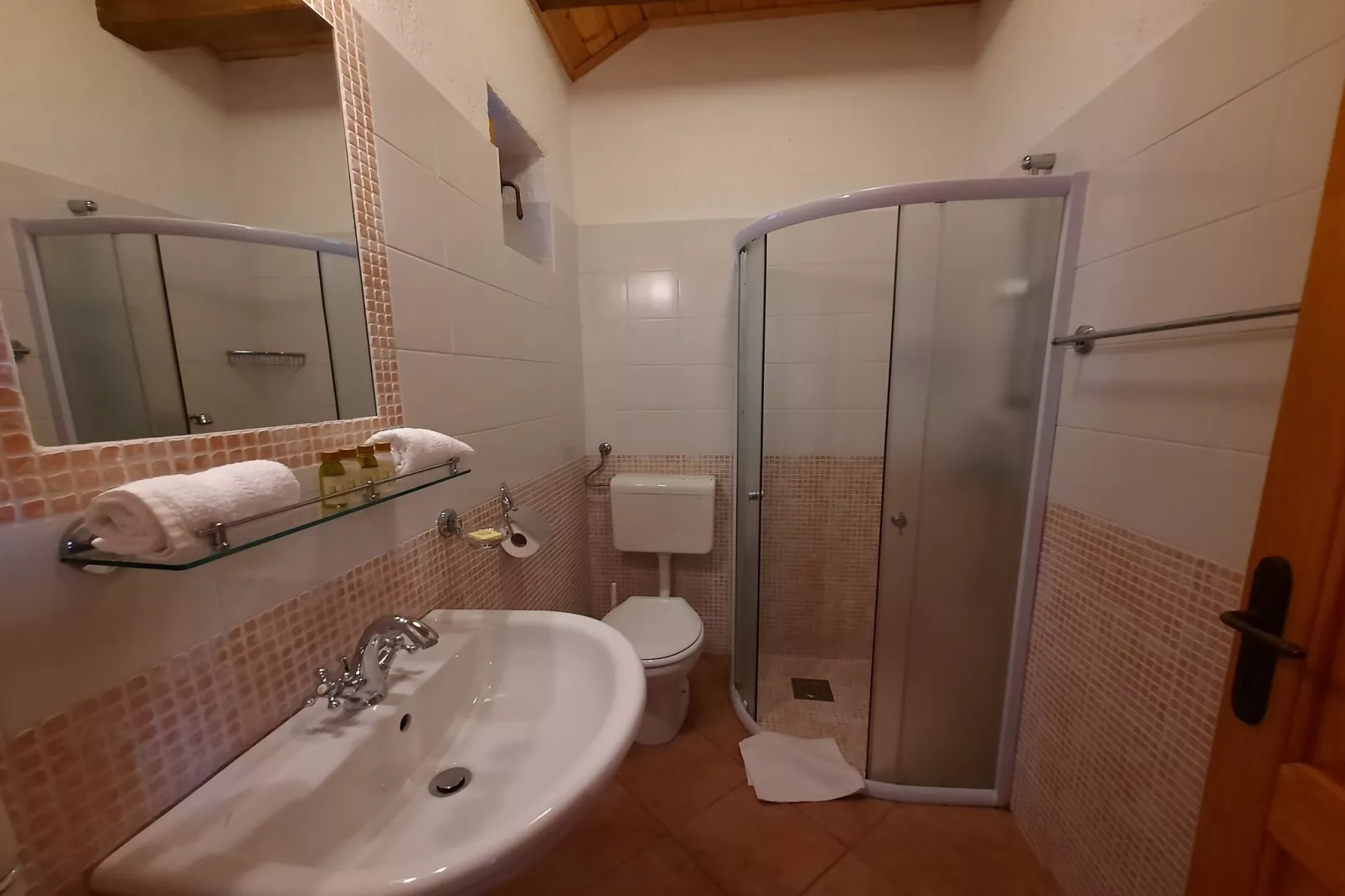 Holiday home Mikleus in Lovrec - Dobrec - ca 113 qm für 4 Erw 2 Kinder max 11 J - Badkamer