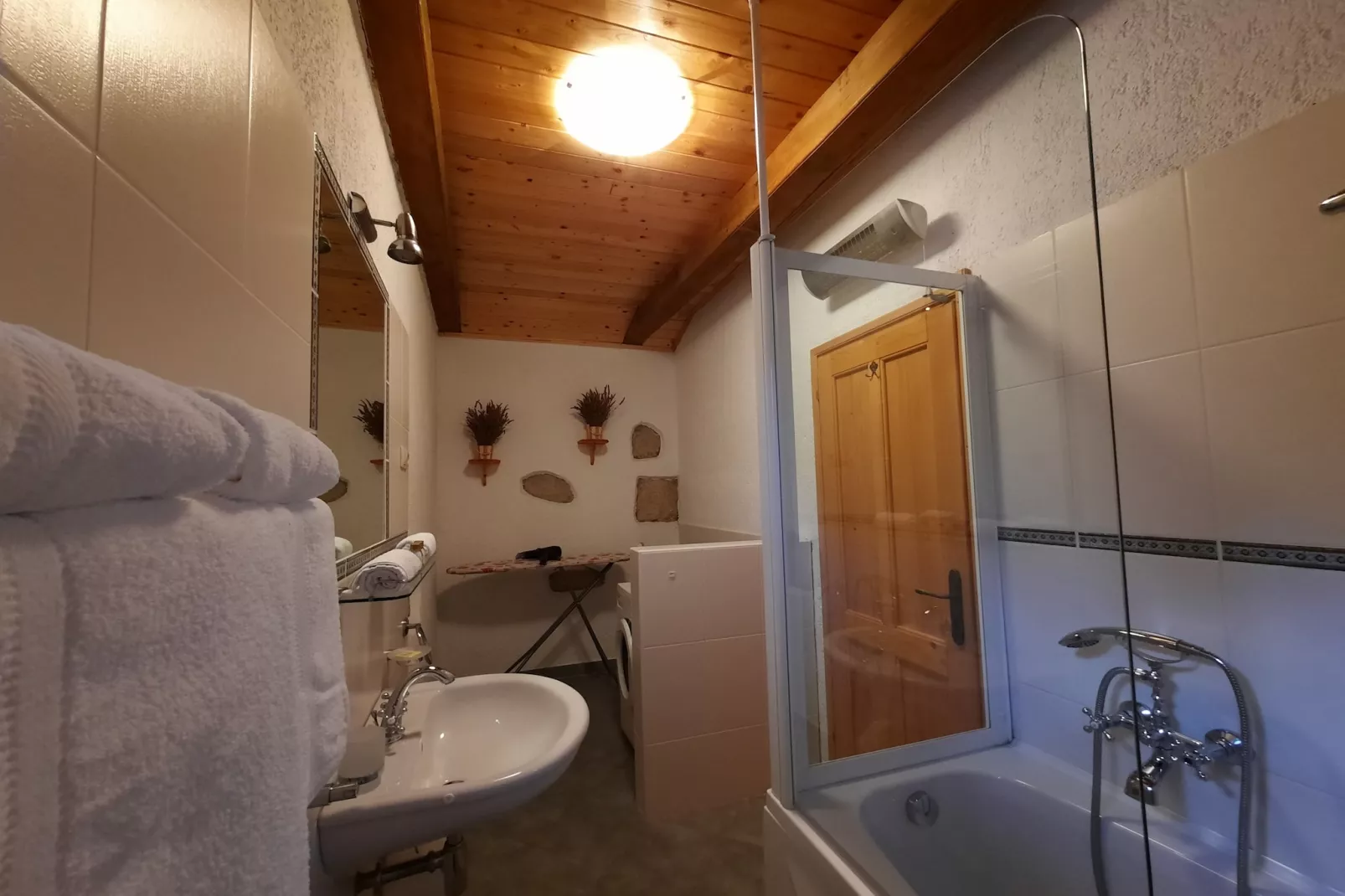 Holiday home Mikleus in Lovrec - Dobrec - ca 113 qm für 4 Erw 2 Kinder max 11 J - Badkamer