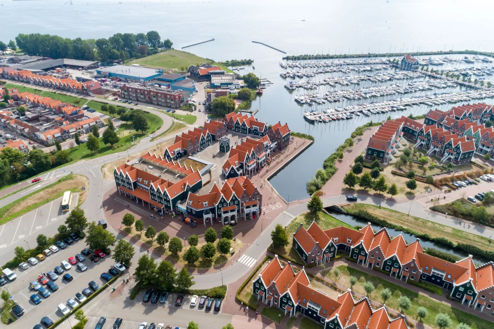 Marinapark Volendam 3-Buitenkant zomer