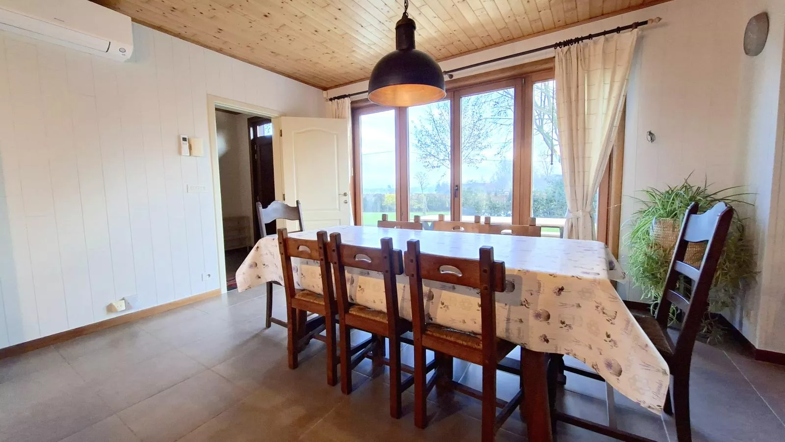 ZweveZalig - Eetkamer