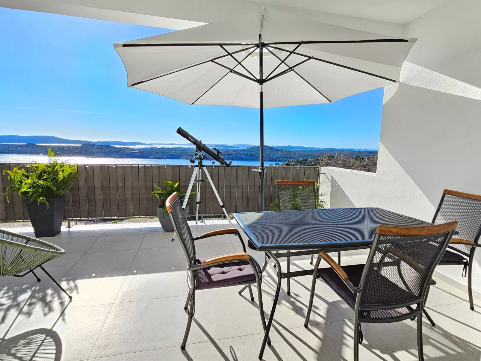 Für 3 Personen und 1 Kind in Sibenik, Dalmatien