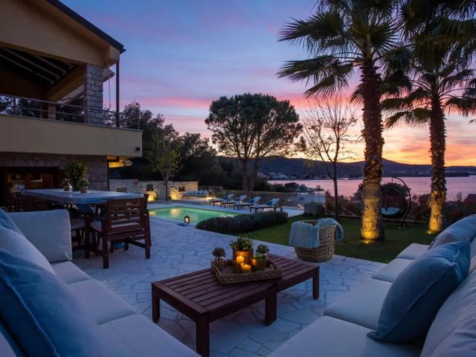 Villa Barotul with pool