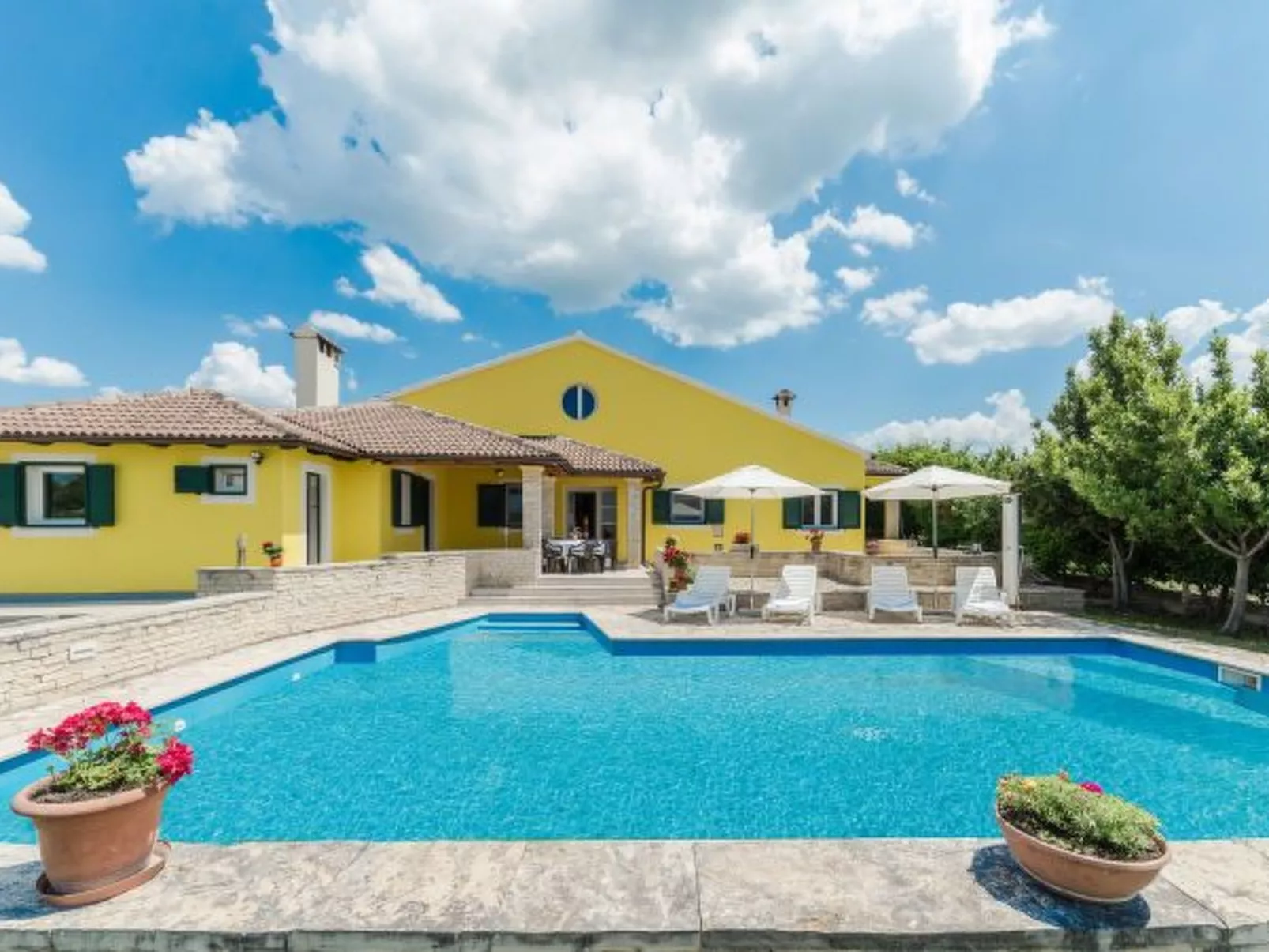 Villa Ana with large pool